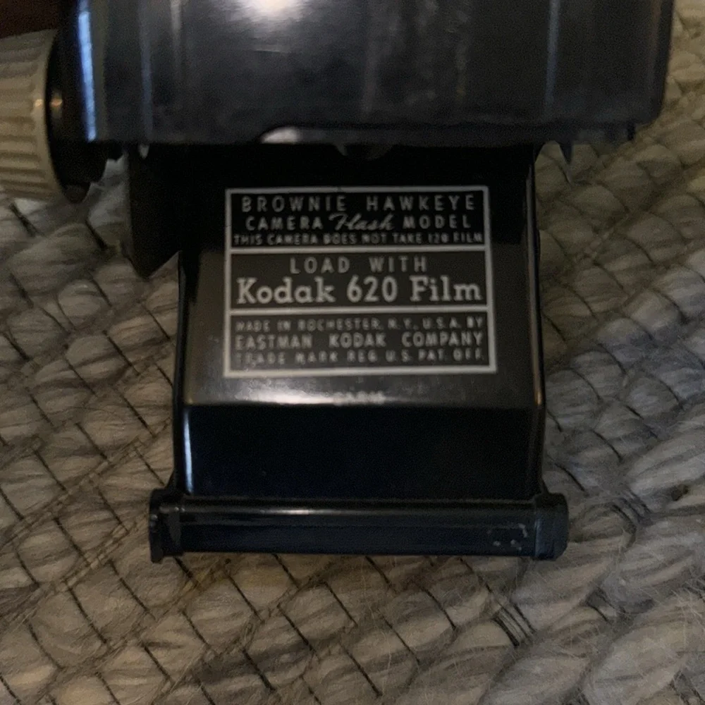 Vintage Brownie Hawkeye Camera - Picture 8 of 8